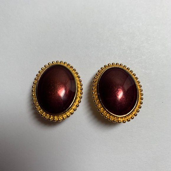 Vintage 1950's Tifari Earrings Wine Gold Tone Oval Clip On 1 inch Jewelry - Picture 8 of 8